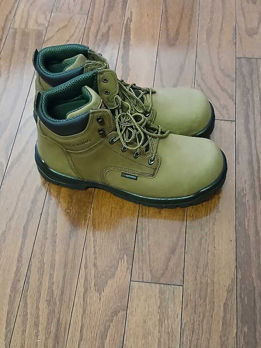Red Wing Men’s King Toe 6-inch Leather Upper Waterproof Boots 2400 SZ 10D